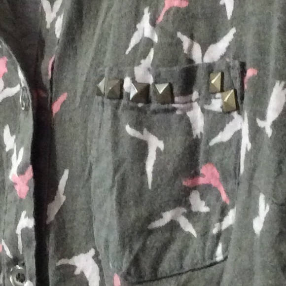 Birds in Flight Sleeveless Top - Picture 2 of 6